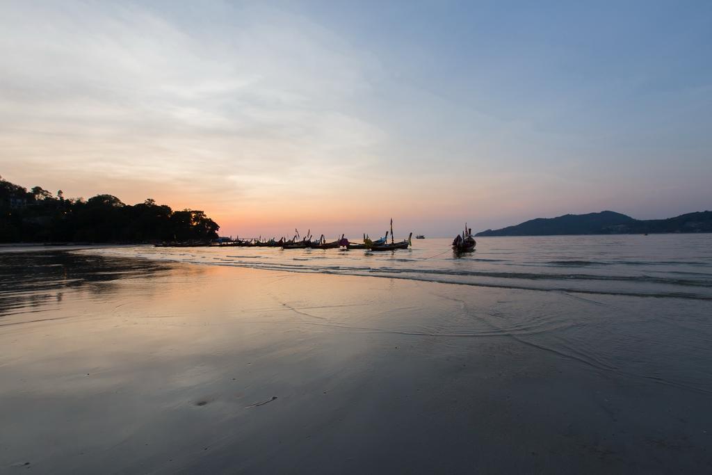 Patong Swiss Hotel Beach Front Phuket Екстериор снимка